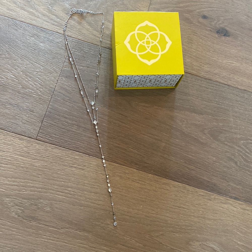 Kendra Scott lariat style necklace